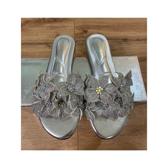 Azalea Wang Women's Estelle Paislee Flower Slide Sandals Silver Size 7 NIB - Picture 6 of 14